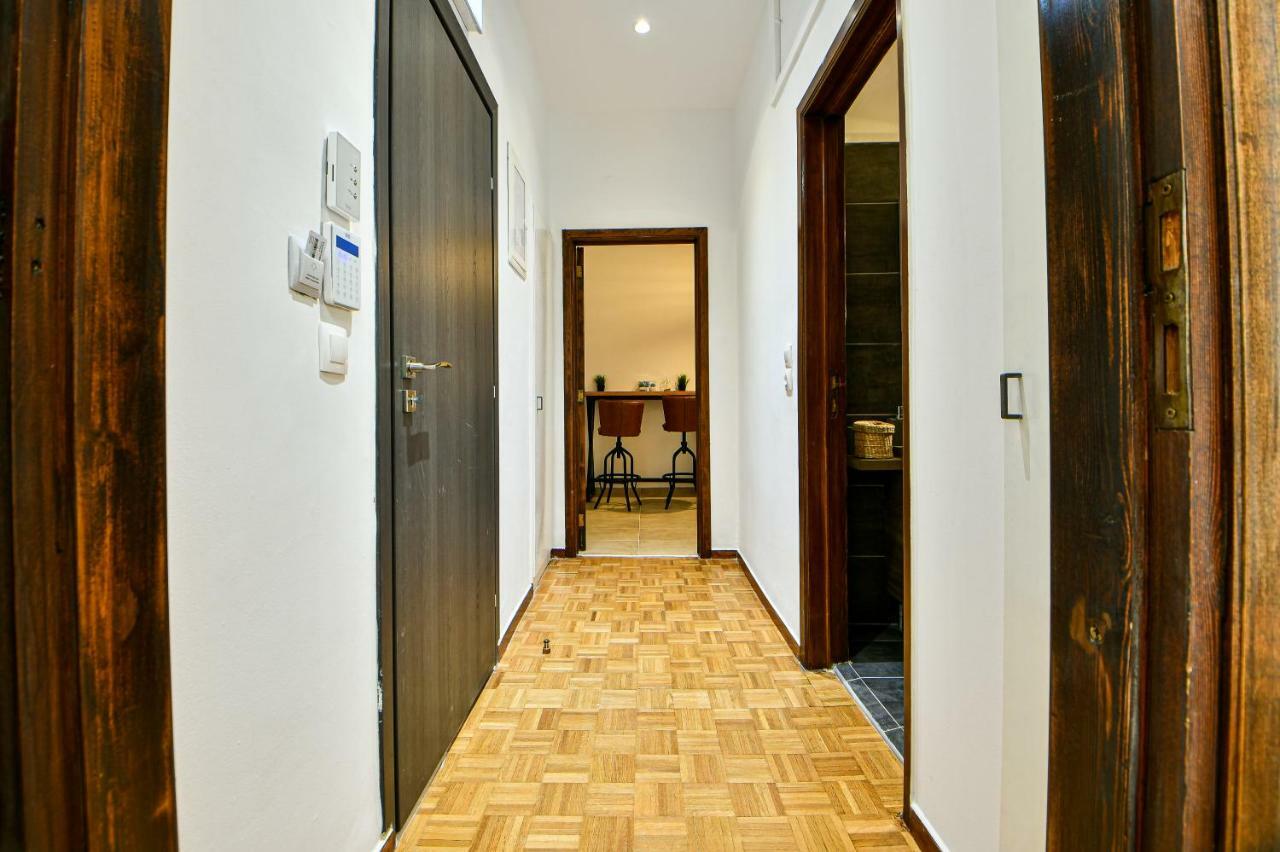Flowers Of Athens, Boutique Aparthotel With 6-Apartments In Central Athén Kültér fotó