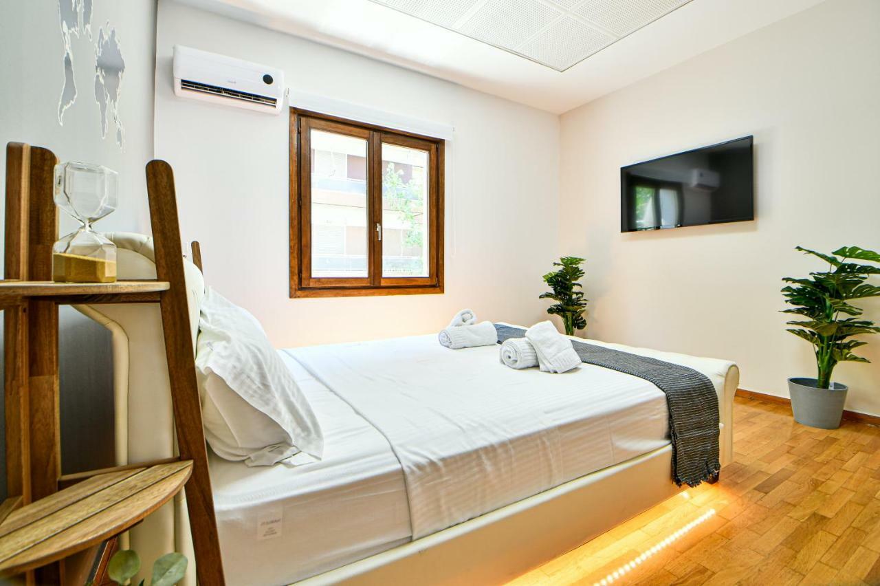Flowers Of Athens, Boutique Aparthotel With 6-Apartments In Central Athén Kültér fotó